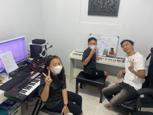 Contoh Penggunaan Teknologi di Kelas Musik